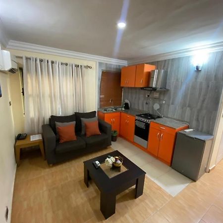 Apartment D ลากอส ภายนอก รูปภาพ