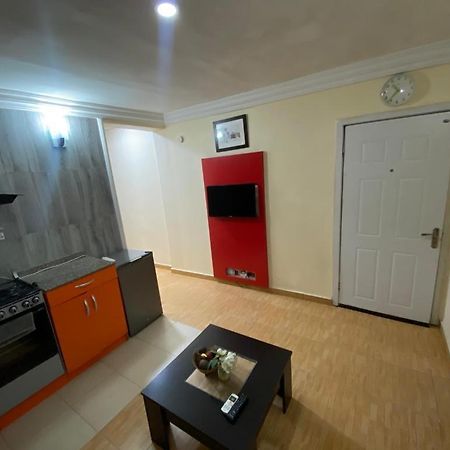 Apartment D ลากอส ภายนอก รูปภาพ