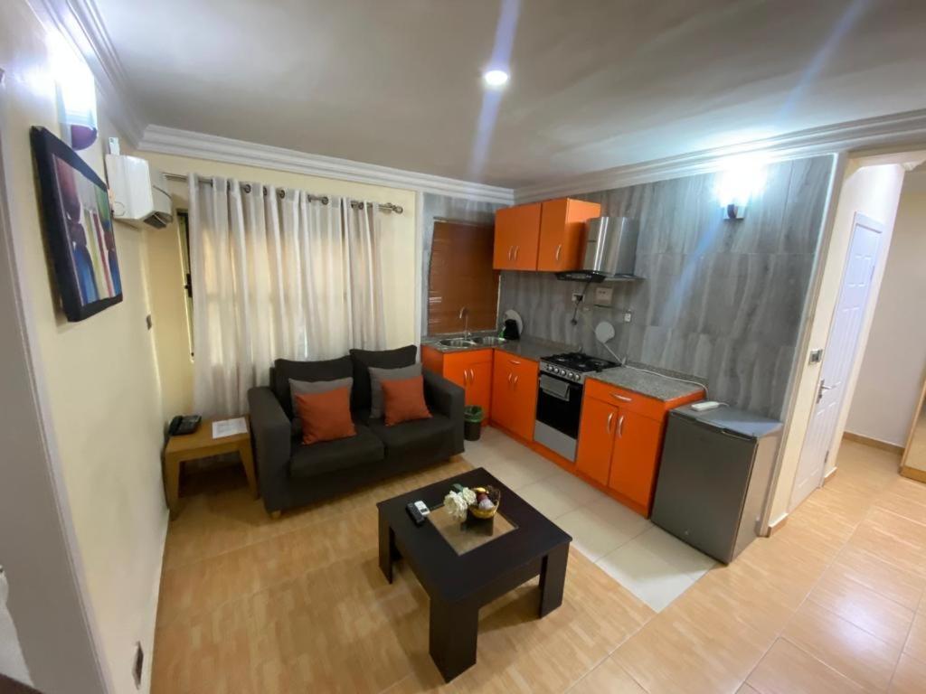 Apartment D ลากอส ภายนอก รูปภาพ