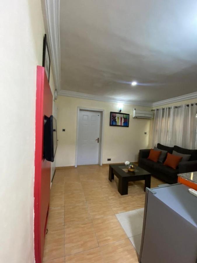 Apartment D ลากอส ภายนอก รูปภาพ