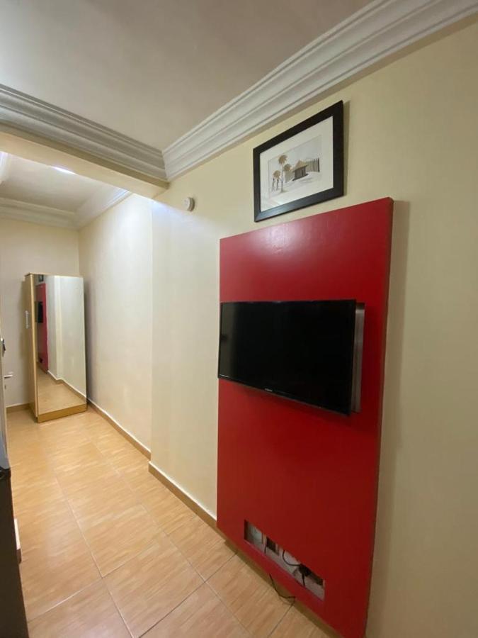 Apartment D ลากอส ภายนอก รูปภาพ